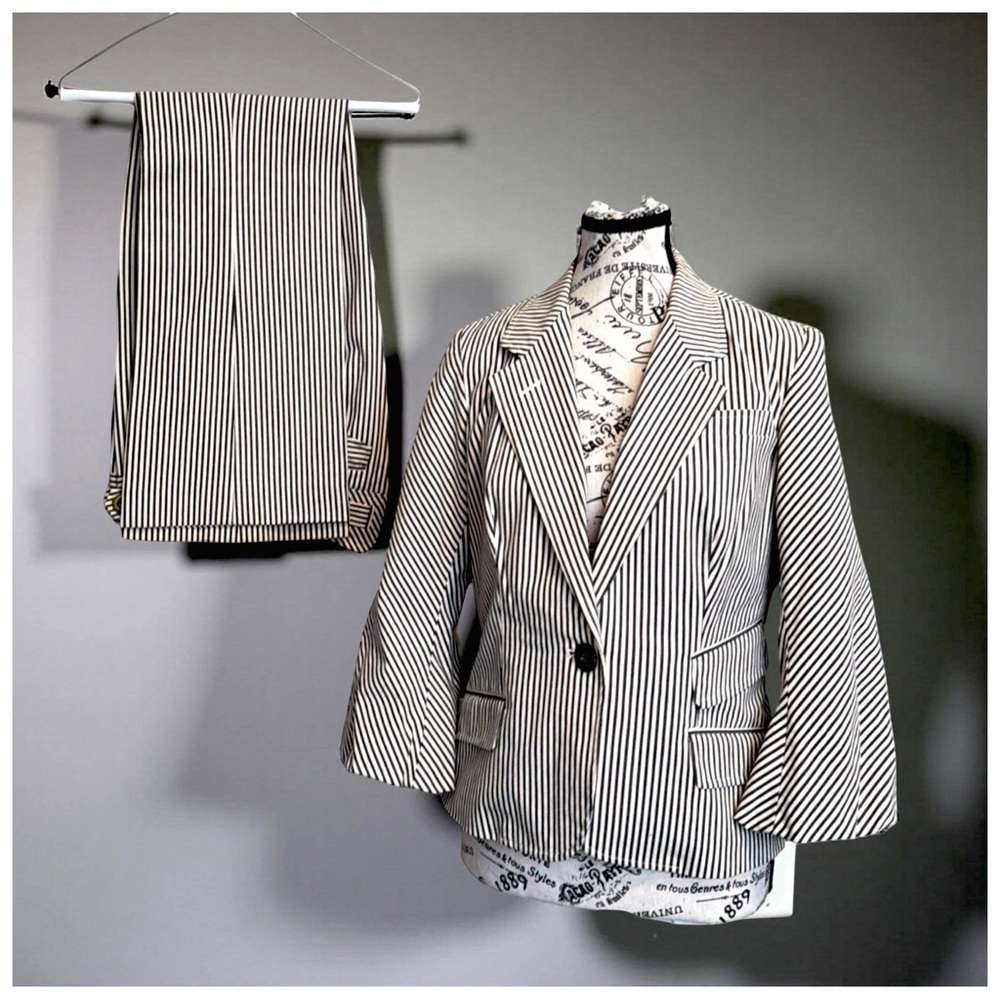 Etcetera Black & White Pinstripe Two-Piece Suit Set | Women's Size 6